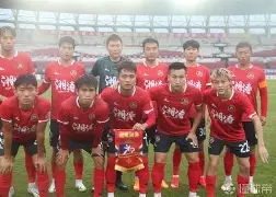 中国足球联赛备受瞩目，球员士气高昂备战的简单介绍